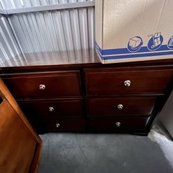 Brown Dresser -$70 With dresser mirror