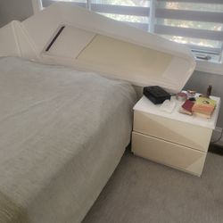 Solid Wood Italian Made Bedroom Set Headboard, 2 Night Stands,mattresses Queen,bed Frame And Dresser