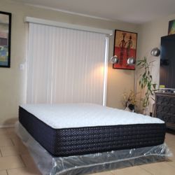 VERY NICE LIKE NEW QUEEN SIZE ASHLEY FURNITURE MATTRESS AND BOXSPRING FOR SALE! IN EXCELLENT CONDITION,  FREE DELIVERY 