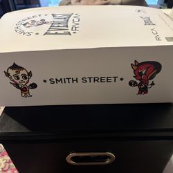 RCVA 16oz  Smith Street Tattoo Limited Edition Gloves   Hard to Find   New in Opened Box 