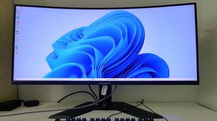 Gigabyte 34in curved monitor