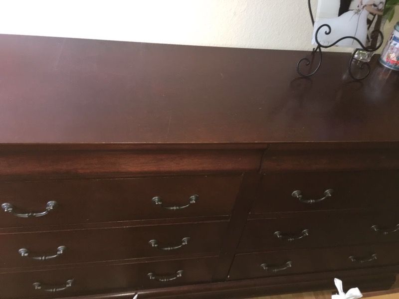 Bedroom furniture queen size bed two night standing one dresser