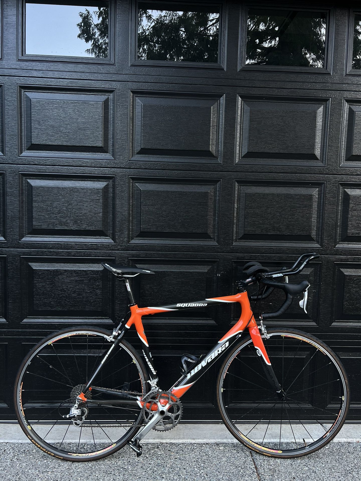 Novara Squadra Full Carbon Road Bike 