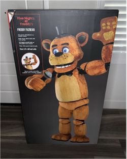 Spirit Halloween Freddy Fazbear Animatronic FNAF Five Nights at Freddy’s 6’5”