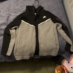 Black/Grey Nike Tech