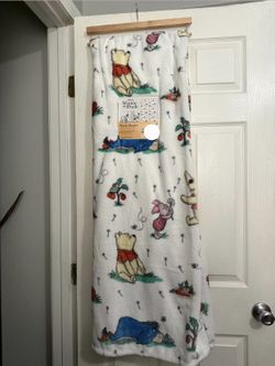 Winnie the Pooh white TWIN size Blanket 60inx90in