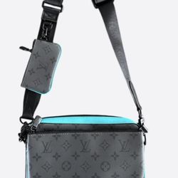 Louis Vuitton Messenger Bag