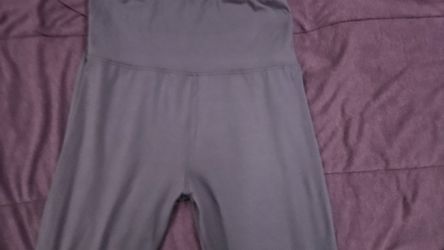 Grey work out leggings
