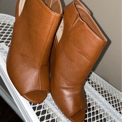 Tan Heels 