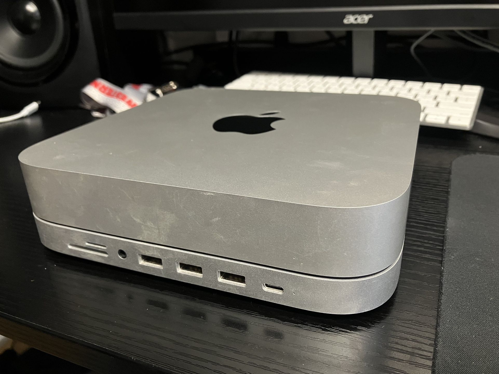 Mac Mini M2 (With Accessories)