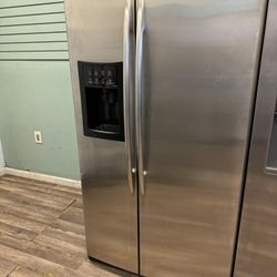 GE PROFILE SIDE BY SIDE REFRIGERATOR  Delivery Available For Small Fee 🚛