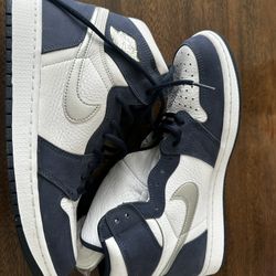 Nike Jordan 1 https://offerup.com/redirect/?o=Q08uSlA= Neutral Grey Size 11