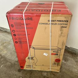 Frigidaire 5.0 Cu. ft. Chest Freezer, White , EFRF5003