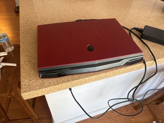 alienware m17x r3 - red