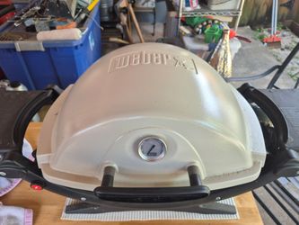 Nice Used Excellent Condition Weber propane gas grill.