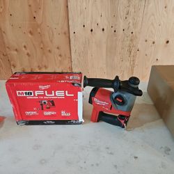 Milwaukee Fuel M18  5/8" Rotary Hammer 