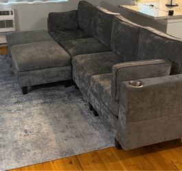 Grey 4 Seater Couch 2 Leg Rests