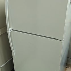 whirlpool refrigerator WRT318FZDW01