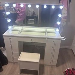 WHITE VANITY