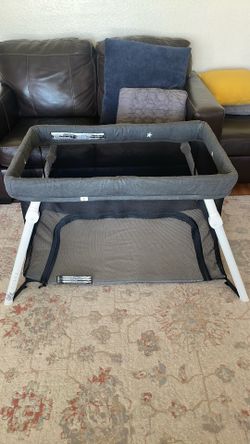 Guava Family Lotus Travel Crib Play Yard