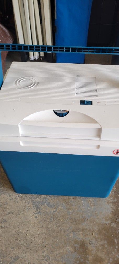 Electric Cooler No Charger