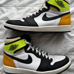 Air Jordan 1 Retro High OG Volt Gold Size 12