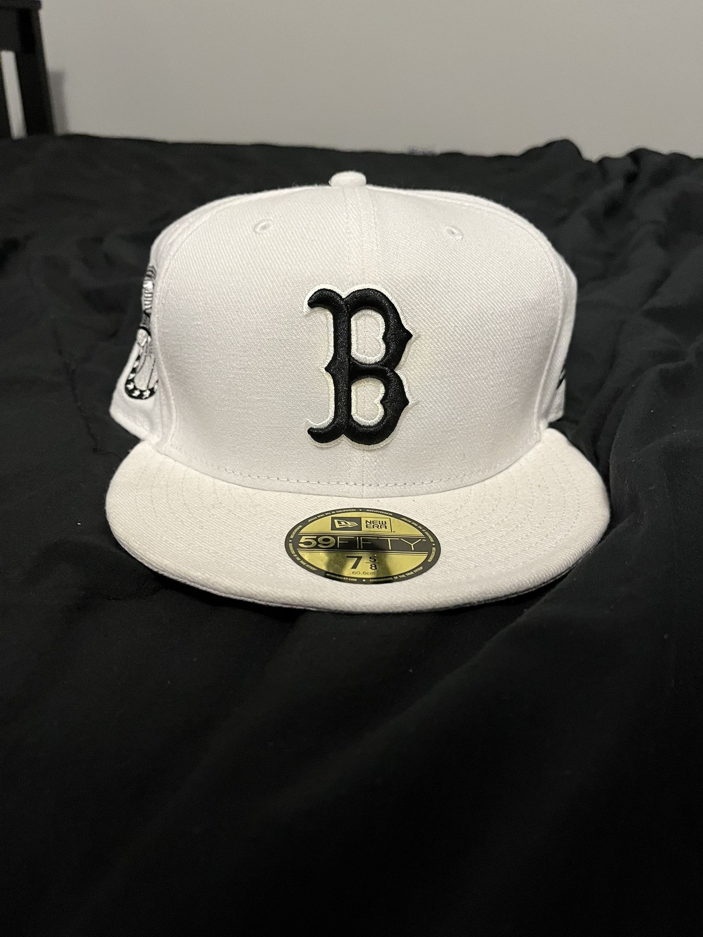 Men’s Boston Red Sox Fitted Hat (Size 7 5/8)