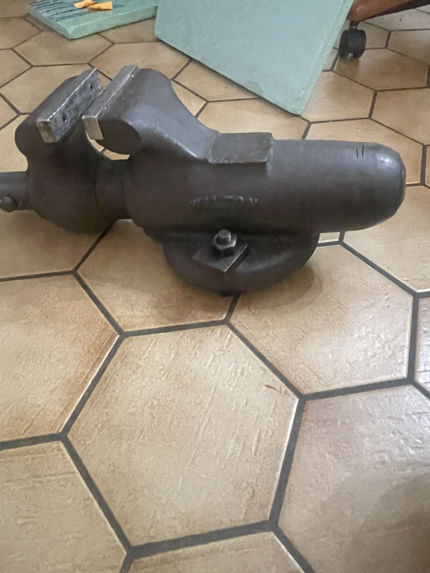 Wilton Bullet Bench Vise