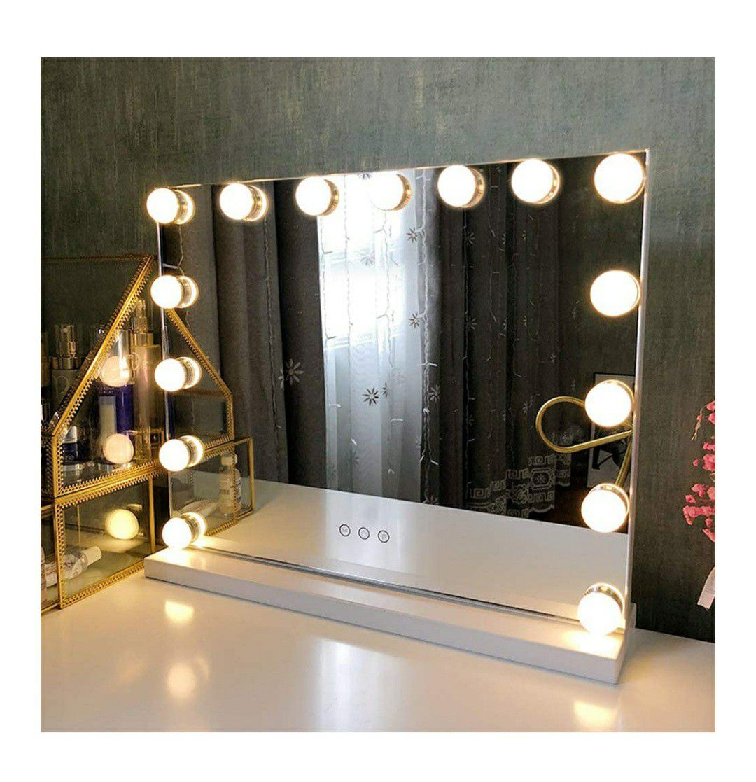Beautiful Vanity Mirror (FIRST COME FIRST SERVE, Price is firm, NO HOLDS)