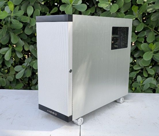 Lian-Li PC-V1100 PLUS Silent Aluminum Mid-Tower Premium Case