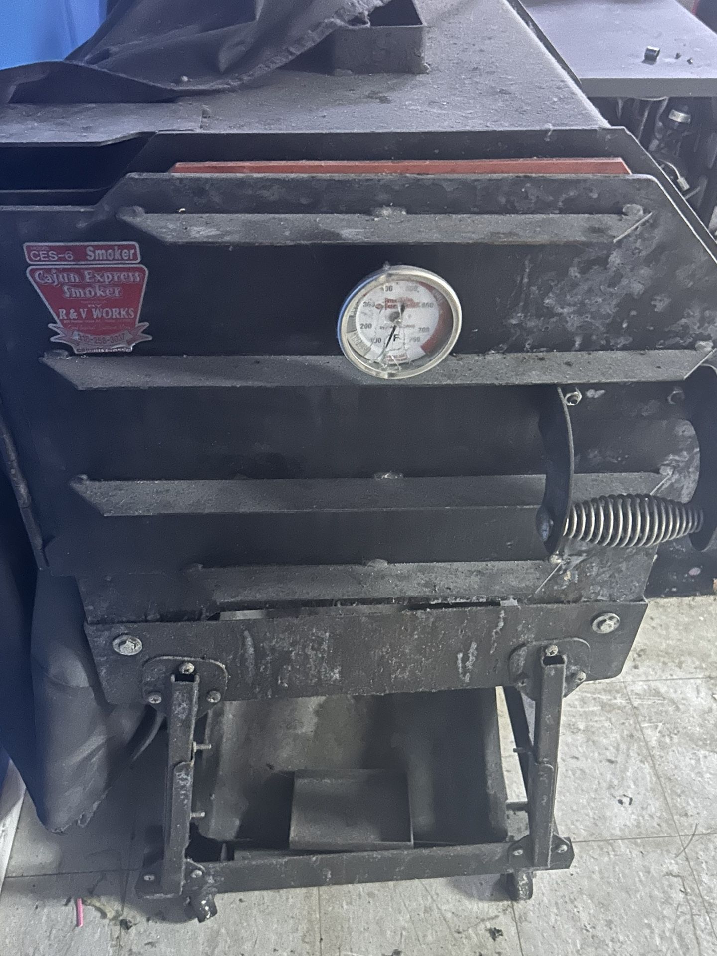 Cajun Express Smoker Ces6