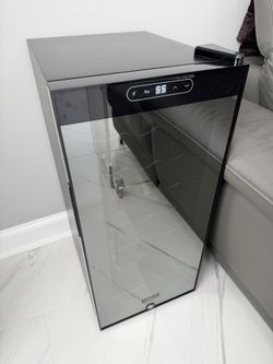 18 bottle wine cooler