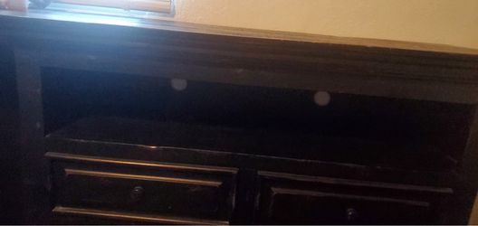 2 dressers