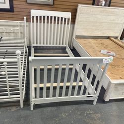 White Twin Bed (in Store)