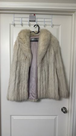 Vintage 1980’s NYC Saga Fox White Fur Coat