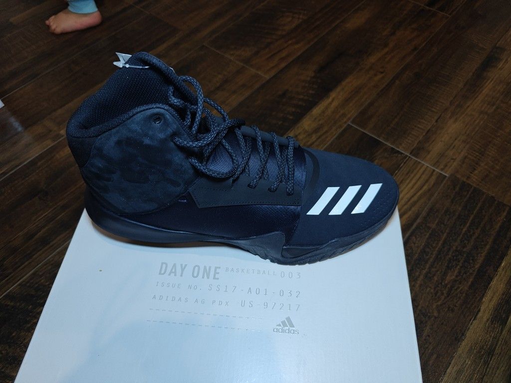 Adidas by 28070  size 11.5 basketball 003