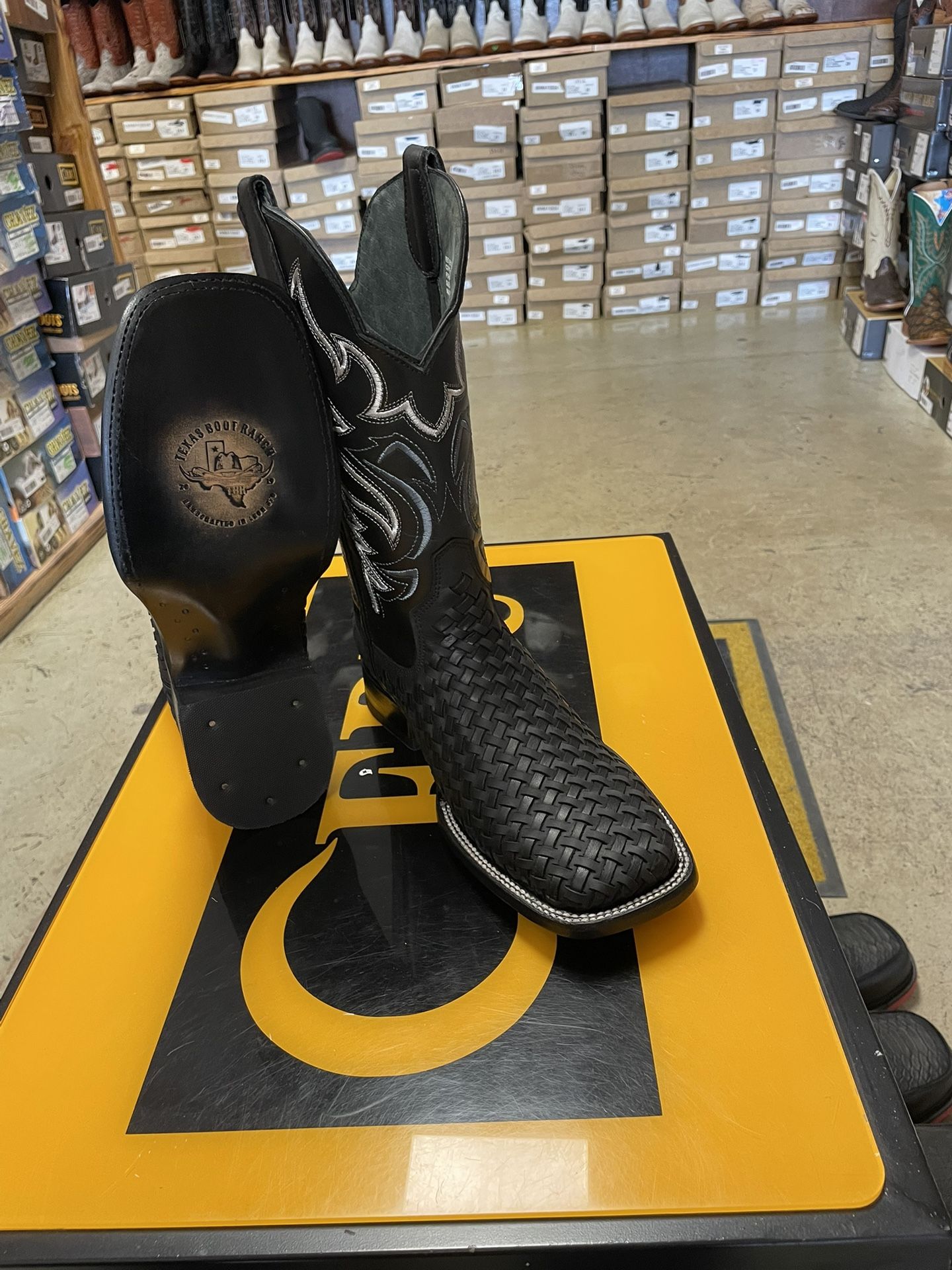 Black Petatillo Boots For Men