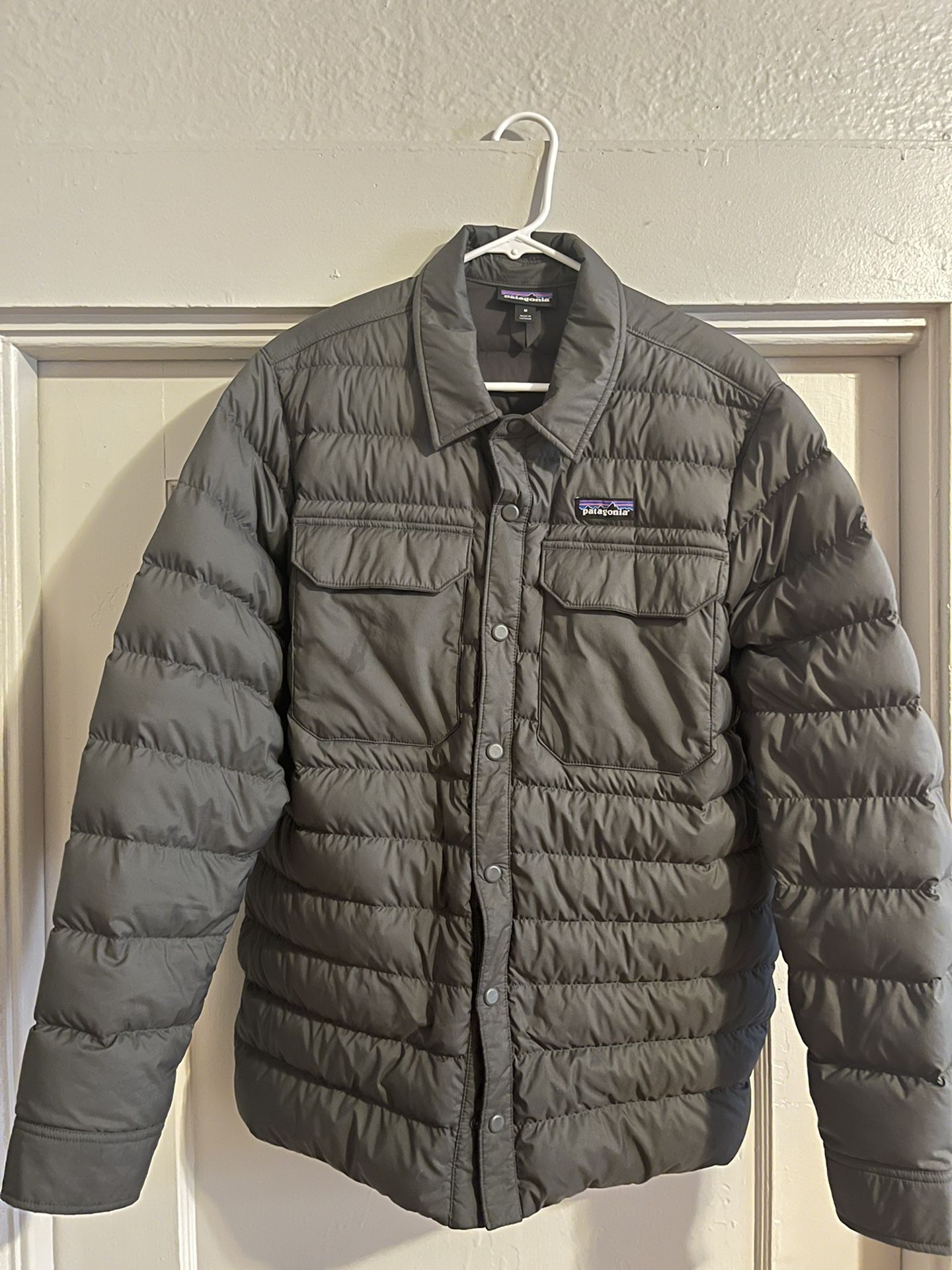 Mens Patagonia Down Snap Button Puffer, Size Medium In Grey