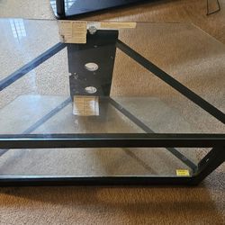 TV STAND IN GOOD CONDITION 