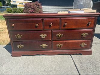 Free Bedroom Dresser!!