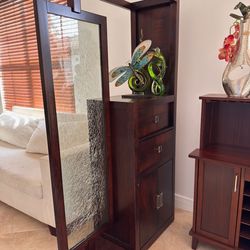 Room divider with drawers