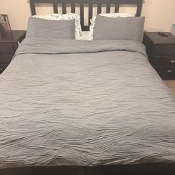 Queen Size Bed Set – Great Condition!