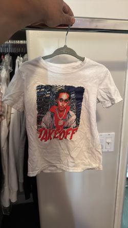 Tay T’’s custom takeoff T-shirt, size 4T