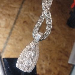 22"  925 Silver Chain With  Pendant