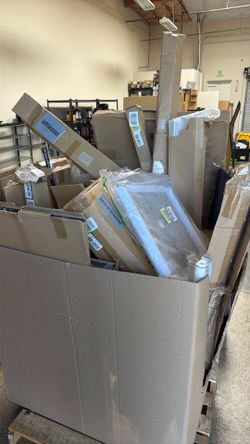 Amazon Mediums Pallet