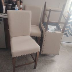 4 Set Nice Kitchen Table Chairs Or Whatever