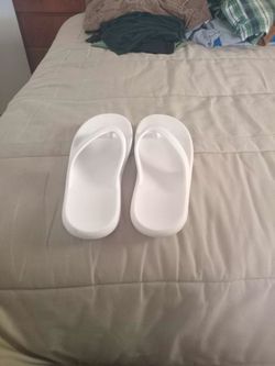 Womans white Flip Flops