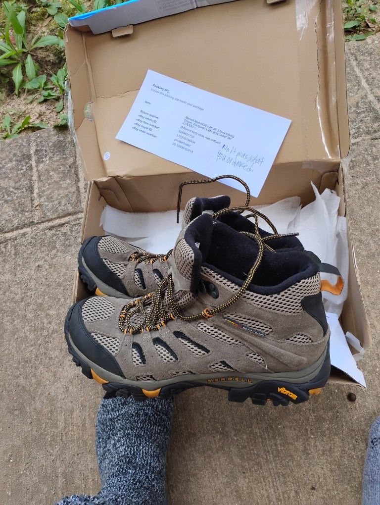 The Merrell Men's Gray 9.5 Waterproof Vibram Sole Hiking Boots
