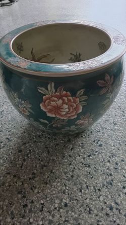 vintage Chinese Famille Rose porcelain planter
