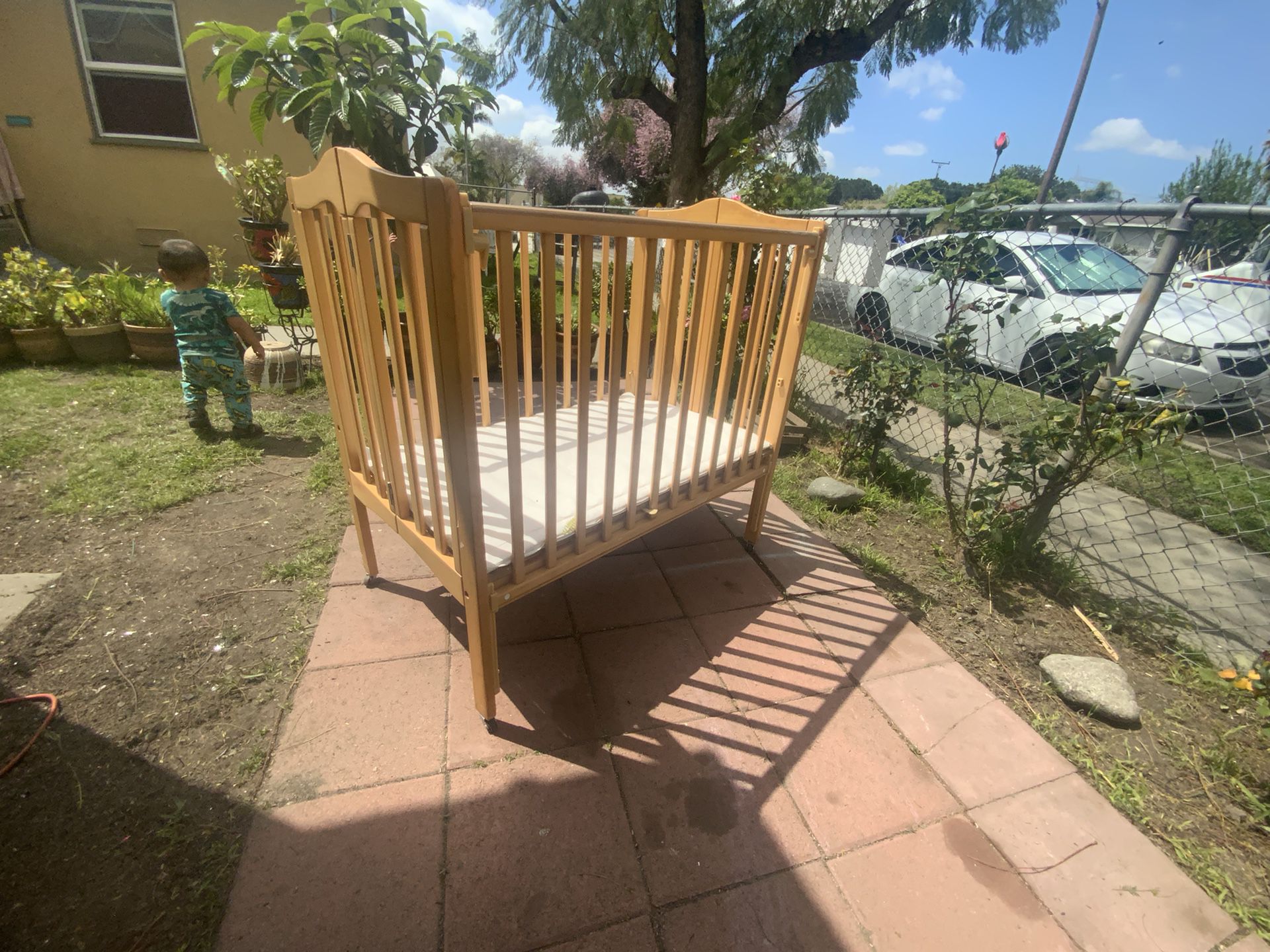 baby foldable crib